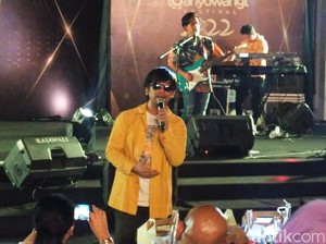 Penampilan DMasiv di Banyuwangi Usai Mengalami Kecelakaan Mobil