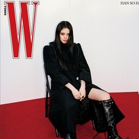 Sejumlah netizen berpendapat kalau penampilan Han So Hee kali ini mencerminkan beberapa karakter yang dimainkannya dalam drama. Foto: Instagram/@xeesoxee @wmagazine