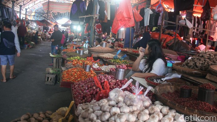 Harga bahan pokok di Manado, Sultra mulai mengalami kenaikan menjelang Ramadan.