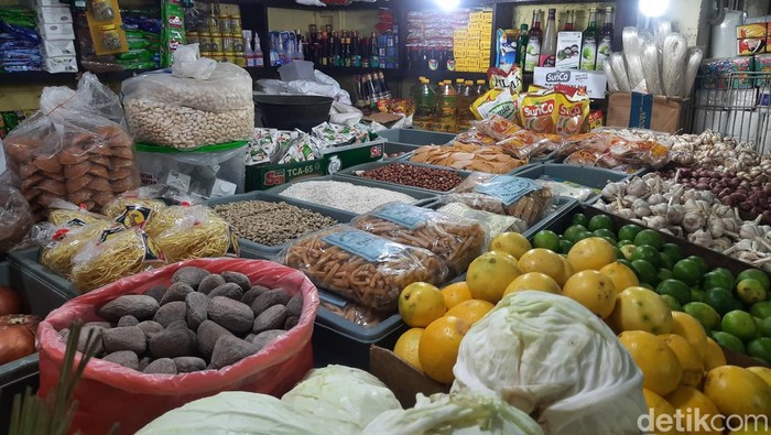 Harga bahan pokok di Surabaya naik