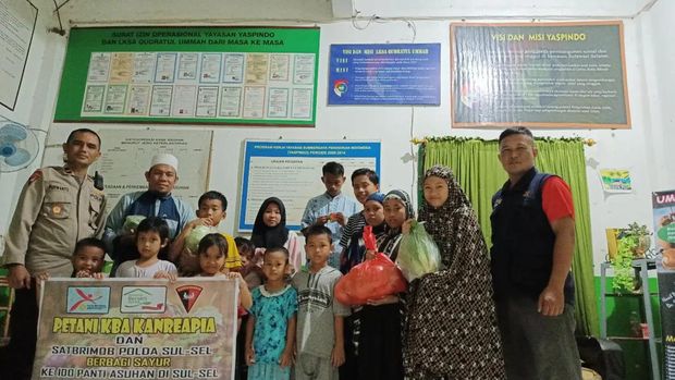 Ipda Purwanto Bersama Warga