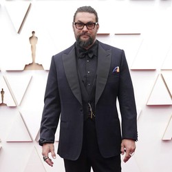 Jason Momoa Akhirnya Cukuran Setelah 6 Tahun demi Film Ini