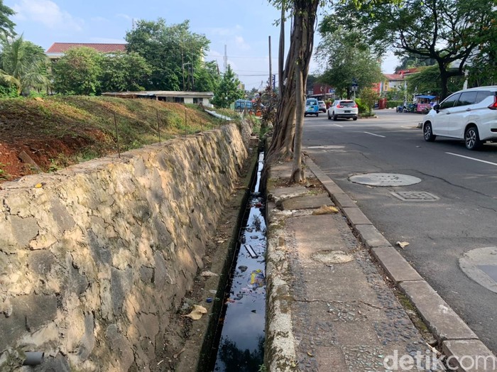 Jl Karang Tengah dekat Vila Delima, Lebak Bulus, Cilandak, Jaksel, 28 Maret 2022. (Mulia Budi/detikcom)
