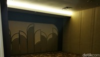 Tak ketinggalan ada studio di setiap lantai Gedung J99 Tower. Kali ini ruangannya bisa dipakai untuk produksi podcast hingga nonton film. Foto: Eduardo Simorangkir