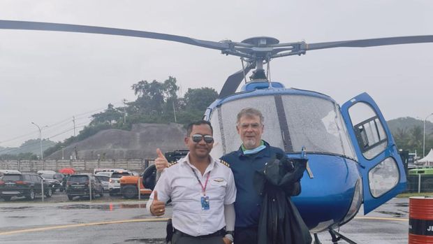 Kapten I Wayan Pasek, pilot helikopter