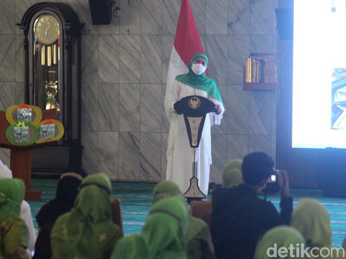 Ketua Muslimat NU Khofifah Indar Parawansa