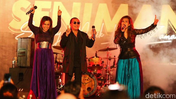Konser Seniman di Banyuwangi dimeriahkan musisi antarzaman dari Deddy Dhukun sampai DMasiv
