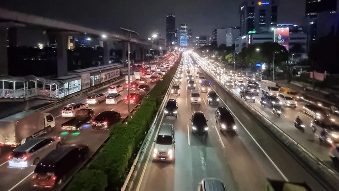 Macet di Tol Dalam Kota