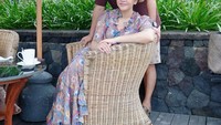 Momennya sarapan bersama Irwan Mussry juga tampak romantis. Keduanya terlihat menikmati minuman hangat di pagi hari. Foto: Instagram @maiaestiantyreal