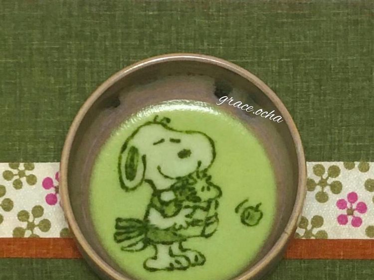 Sluurp! Matcha Cantik Ini Dihias Gambar Lukisan Kartun