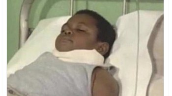 Meme Chris Rock dirawat di rumah sakit akibat tamparan Will Smith. Foto: Twitter