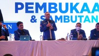 Zulhas lalu menceritakan pengalaman roadshownya 7 hari di Jawa Timur dan Jawa Tengah dimana ia bertemu kyai, pimpinan daerah dan tokoh-tokoh masyarakat.  