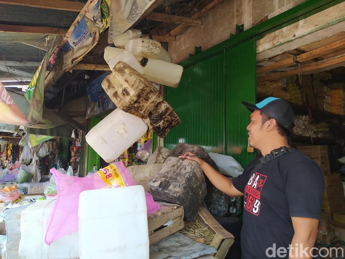 Pasar Borobudur, Kabupaten Magelang, Senin (28/3/2022).