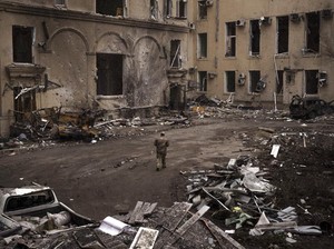 Zelenskiy: Mariupol Telah Dihancurkan Rusia, Puluhan Ribu Orang Tewas