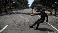 Pantauan di lapangan, aksi tersebut dimulai sejak Senin (28/3) siang.  