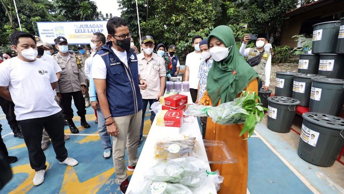 Sandiaga Kasih Tips Buat Emak-emak Biar Dapat Cuan saat Harga Pangan Naik