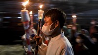 Ramadan adalah bulan kesembilan dalam kalender Hijriah, dan dirayakan oleh umat Muslim di seluruh dunia dengan puasa dan memperingati wahyu pertama yang turun kepada Nabi Muhammad menurut keyakinan umat Muslim. 