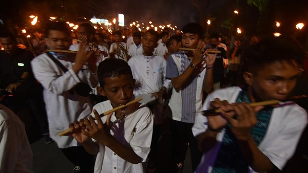 Semringah Pawai Obor Jelang Ramadan di Jakarta