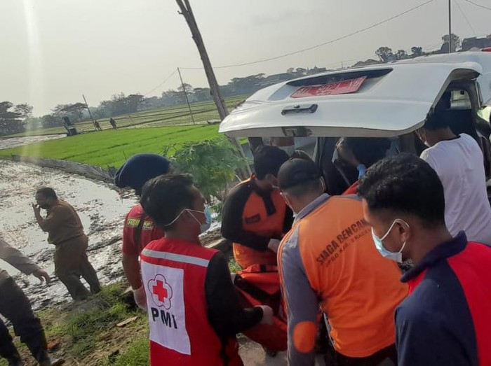 Seorang petani di Sragen tewas tersengat listik saat perbaiki penyedot air di sawah, Senin (28/3/2022).
