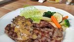 Kafe Mewah The Manor Tawarkan Beefsteak Australia yang Juicy
