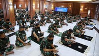 Aksi brutalnya kali ini membuat 2 prajurit TNI gugur saat berjaga di Pos Marinir Perikanan Quari Bawah.  