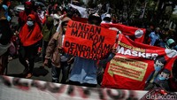  Mereka berharap bisa bertemu langsung dengan Gubernur DKI Jakarta, Anies Baswesan, terkait polusi batu bara.