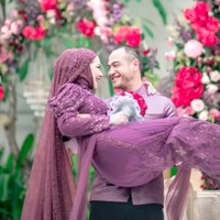 Pernikahan tersebut menjadi yang kedua kali bagi Venna Melinda, dan yang ketiga untuk Ferry Irawan. Foto: Instagram/@vennamelindareal