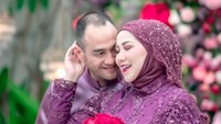 Kemeseraan Venna Melinda dan Ferry Irawan saat momen pernikahan keduanya. (Instagram/@vennamelindareal)