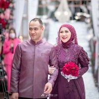 Setelah akad nikah, keduanya melangsungkan tasyakuran pernikahan di hari yang sama. Foto: Instagram/@vennamelindareal