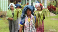 warga menuju tempat jamasan foto Muhammad Zamzuti