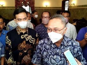 Zulkifli Hasan Temui Gibran di Loji Gandrung, Bahas Apa?