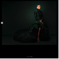 Jada Pinkett sendiri sempat menunjukkan ekspresi cemberut, Will Smith juga sempat terlihat tertawa setelah mendengar lelucon tersebut. Namun tak lama kemudian, ayah tiga anak itu menghampiri Chris Rock dan menamparnya. Foto: Dok. AP, Instagram @jadapinkettsmith