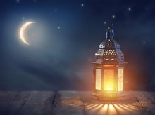 4 Keutamaan Malam Pertama di Bulan Ramadhan