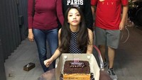Hangat dengan keluarganya, Coco Lee hadir saat perayaan ulang tahun sang kakak. Dirayakan sederhana bersama keluarga kecil, ulang tahun kakak Coco Lee justru terlihat lebih menyenangkan. Foto: Instagram/cocobroccolee
