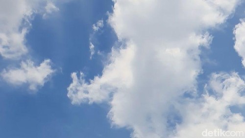 ilustrasi langit cerah