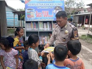 Kenalkan Bripka Ucen, Pejuang Literasi di Desa Jambi