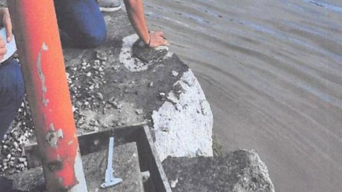 Jembatan Mahakam, Samarinda mengalami retak usai ditabrak 2 kapal ponton berdasarkan hasil pengecekan BBPJN.