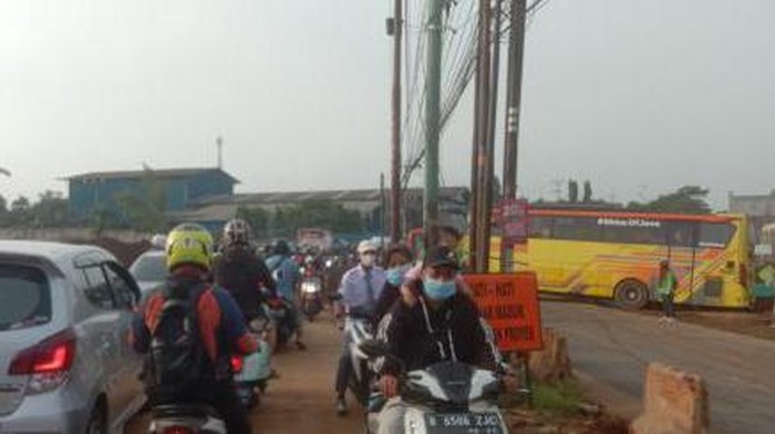 Kemacetan di Jalan Limo Raya (dok. Istimewa)