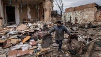 Tak hanya itu, Synegubov juga menyatakan Rusia telah menyerang menggunakan peluncur multi-roket 9A520-4 Tornado.  