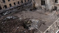 Senjata yang dilarang digunakan dalam Perjanjian Minsk itu justru ditembakan Rusia ke Kharkiv, sebanyak ratusan kali.  