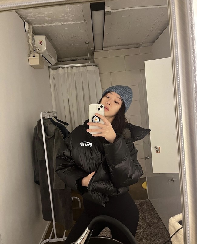 Aktris 29 tahun itu mengawali kariernya sebagai model video klip sejumlah musisi seperti PREP, Loco, dan terbaru Mino. Foto: dok. Instagram @jmyoungl