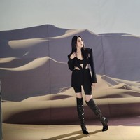 Pada 2020, aktris jebolan YG Entertainment itu didapuk menjadi model dua brand kecantikan Korea, Hince dan MOS. Foto: dok. Instagram @jmyoungl