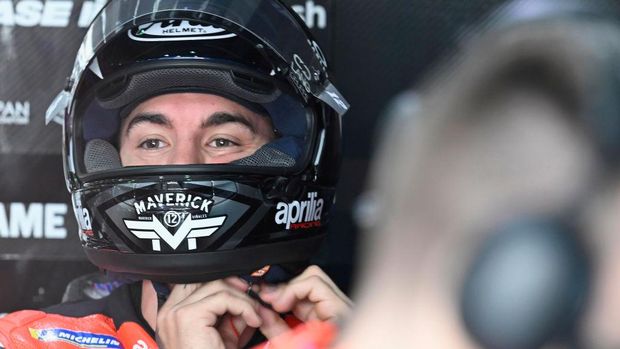 DOHA, QATAR - MARCH 05: Maverick Vinales of Spain and Aprilia Racing prepares to start on box during the MotoGP of Qatar - Qualifying at Losail Circuit on March 05, 2022 in Doha, Qatar. (Photo by Mirco Lazzari gp/Getty Images,)