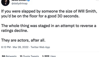 Jika kamu ditampar oleh seseorang seperti Will Smith, kamu akan berada di lantai 30 detik lamanya. Semua ini cuma sandiwara dalam usaha membalikkan penurunan rating. Lagipula, mereka semua aktor, cetus akun ini. Foto: Twitter