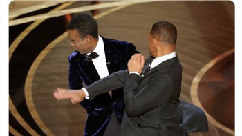 Saya tak tahu ini sandiwara atau bukan, yang jelas memang ikonik, tulis netizen ini. Foto: Twitter