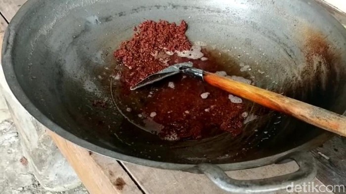 Minyak goreng dari bahan baku santan