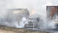 Dilansir dari Associated Press, kecelakaan itu terjadi pada Senin (29/3/2022) waktu setempat, saat terjadi badai salju. Dr David J. Moylan, koroner Schuylkill County, mengatakan tiga kematian telah dikonfirmasi pada sore hari. Jumlah itu bisa meningkat karena api yang masih menyala menghalangi penyelamat. 