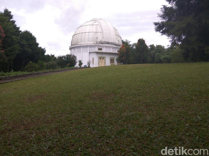 Obsevatorium Bosscha, Lembang Bandung Barat.