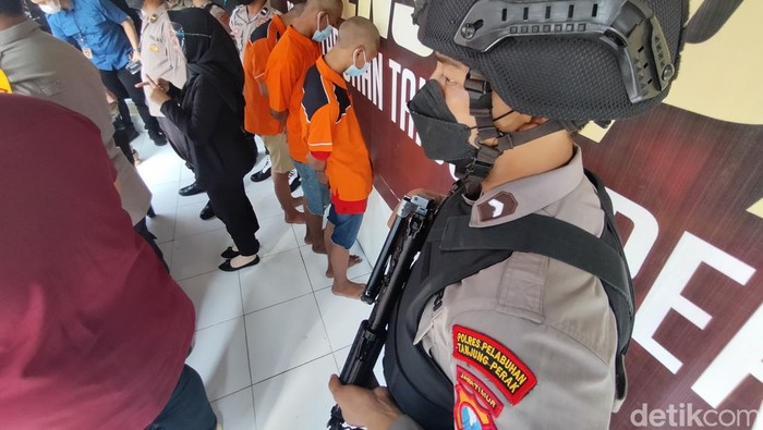 Para pelaku pengeroyokan remaja di Surabaya