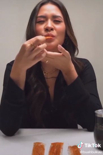Raisa 'Anak Micin', Doyan Mie Lidi Pedas